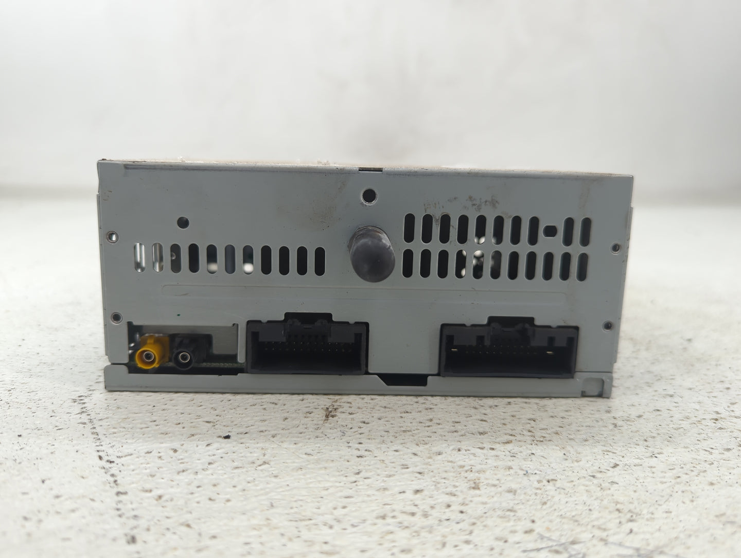 2020 Ford Mustang Radio AM FM Cd Player Receiver Replacement P/N:LR3T-18D832-EG Fits OEM Used Auto Parts - Oemusedautoparts1