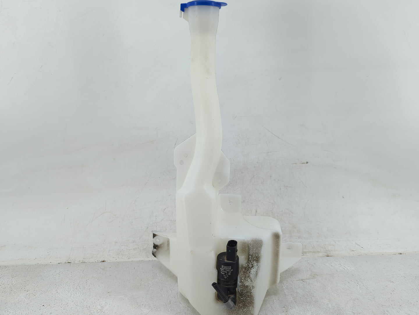 2016-2020 Ford Mustang Windshield Washer Fluid Reservoir Bottle Oem - Oemusedautoparts1.com