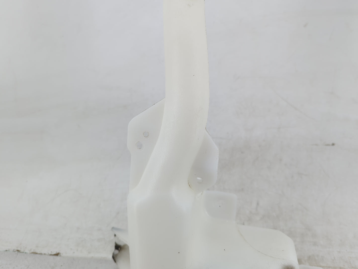 2016-2020 Ford Mustang Windshield Washer Fluid Reservoir Bottle Oem - Oemusedautoparts1.com