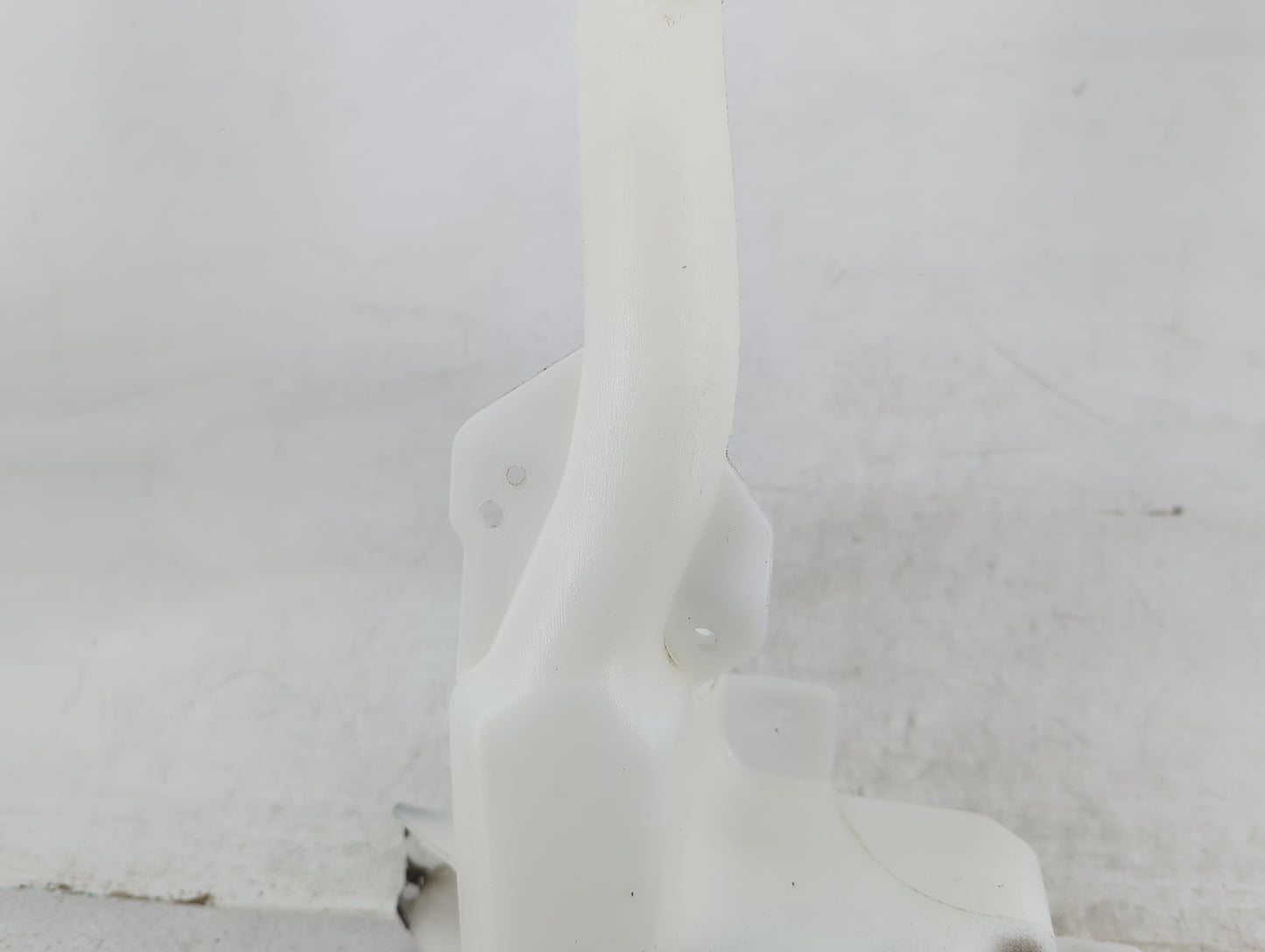 2016-2020 Ford Mustang Windshield Washer Fluid Reservoir Bottle Oem - Oemusedautoparts1.com