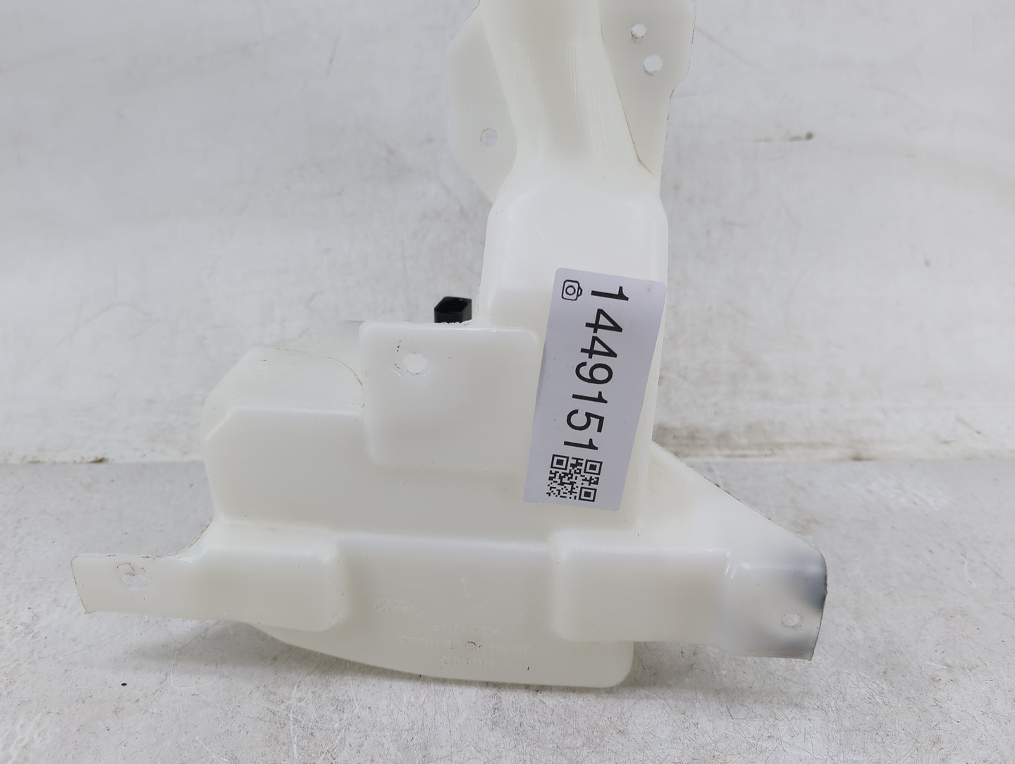 2016-2020 Ford Mustang Windshield Washer Fluid Reservoir Bottle Oem - Oemusedautoparts1.com