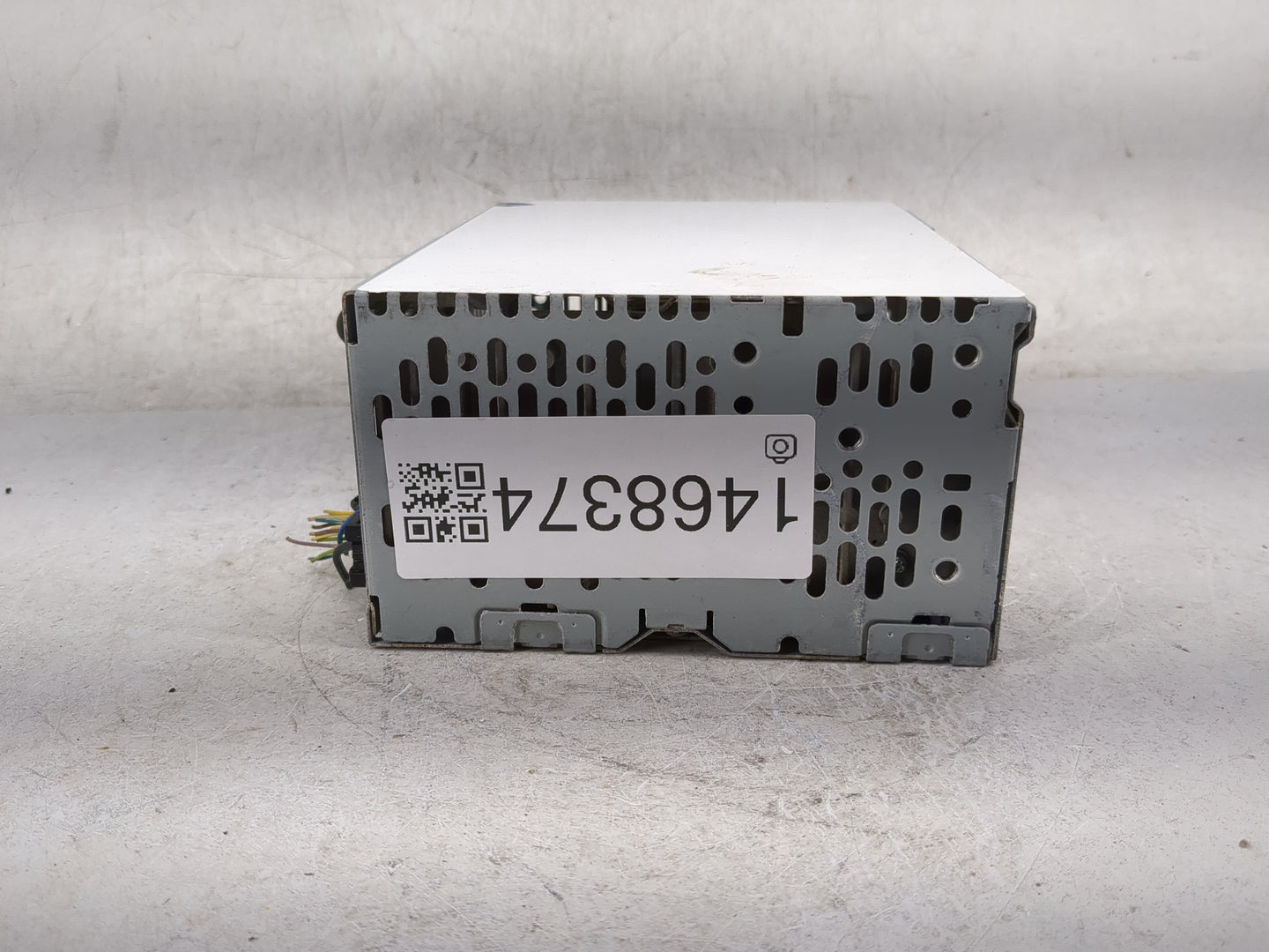 2020 Ford Mustang Radio AM FM Cd Player Receiver Replacement P/N:RU-9771S-B LR3T-18D832-EG Fits OEM Used Auto Parts - Oemuse