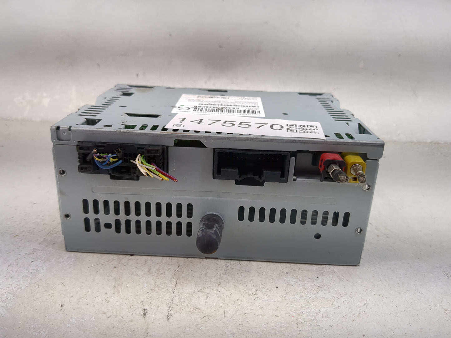 2020 Ford Mustang Radio AM FM Cd Player Receiver Replacement P/N:LR3T-18D832-EG RU-97715-B Fits OEM Used Auto Parts - Oemuse