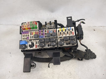 compare product 2020 Ford Mustang Fusebox Fuse Box Panel Relay Module P/N:JR3T-14536-A3 HU5T-14B182-FA, HU5T-14B182-AA, GU5T-14B192-GA Fits OEM Used Auto Parts