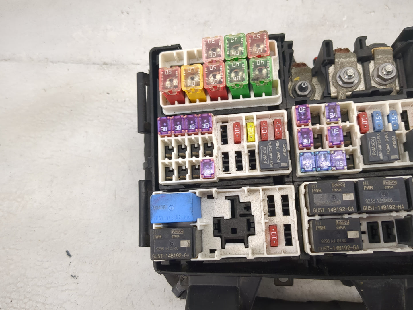 2020 Ford Mustang Fusebox Fuse Box Panel Relay Module P/N:JR3T-14536-A3 HU5T-14B182-FA, HU5T-14B182-AA, GU5T-14B192-GA Fits 
