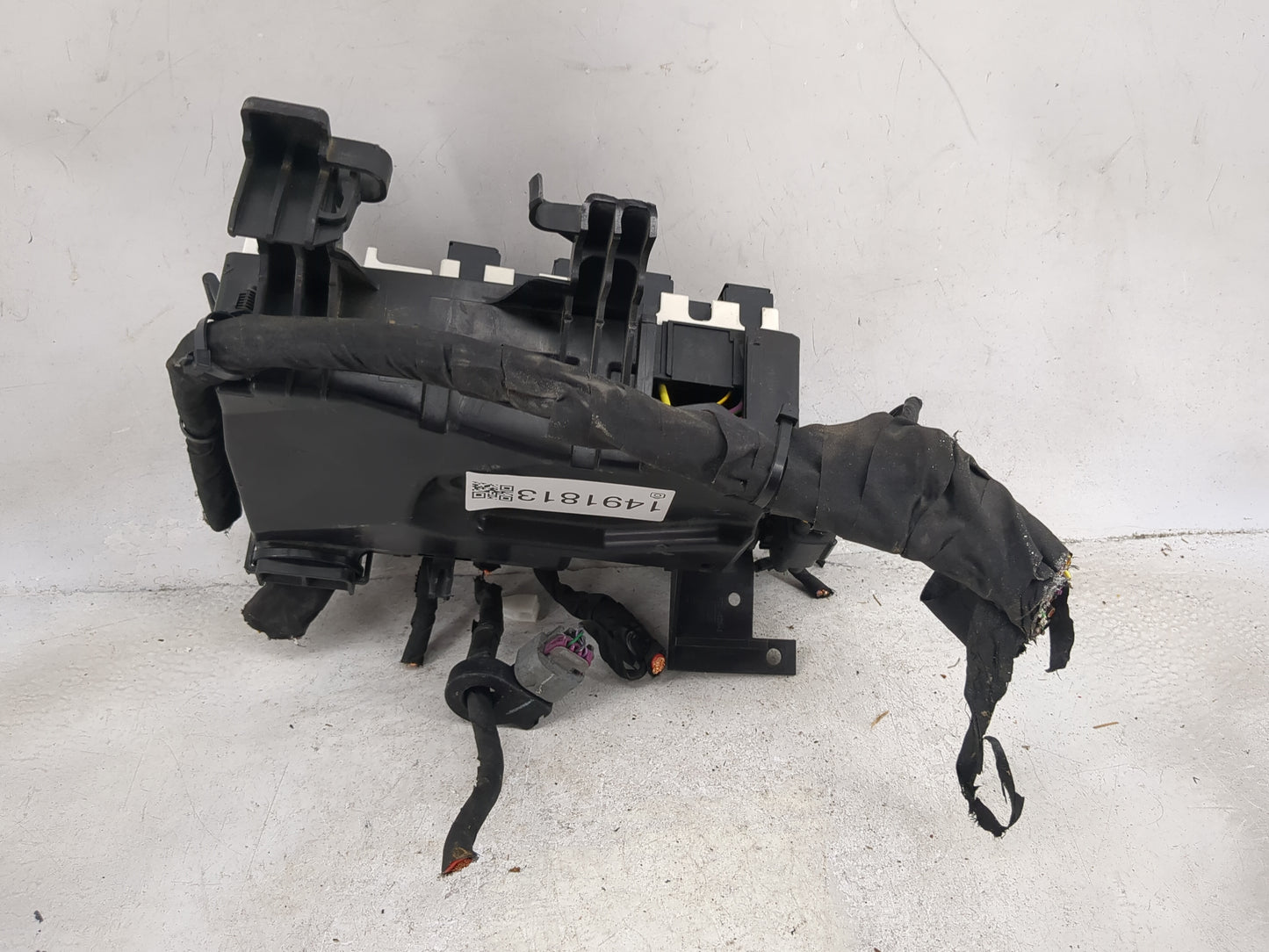 2020 Ford Mustang Fusebox Fuse Box Panel Relay Module P/N:JR3T-14536-A3 HU5T-14B182-FA, HU5T-14B182-AA, GU5T-14B192-GA Fits 