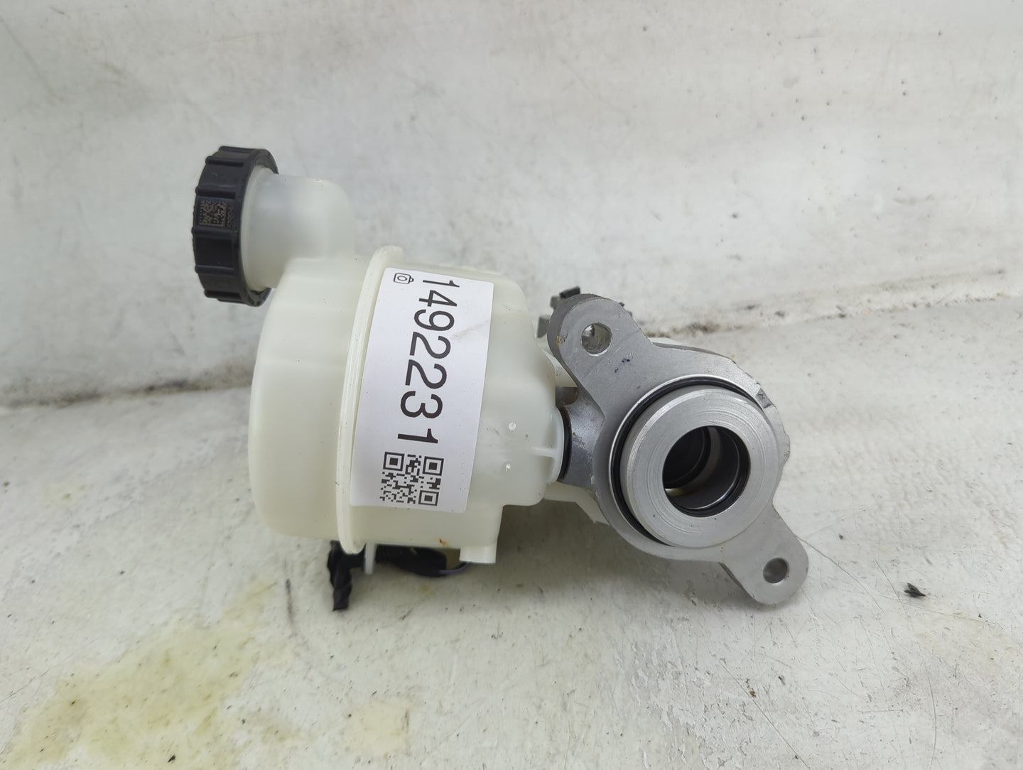 2015-2022 Ford Mustang Brake Master Cylinder 1492231 - Oemusedautoparts1.com