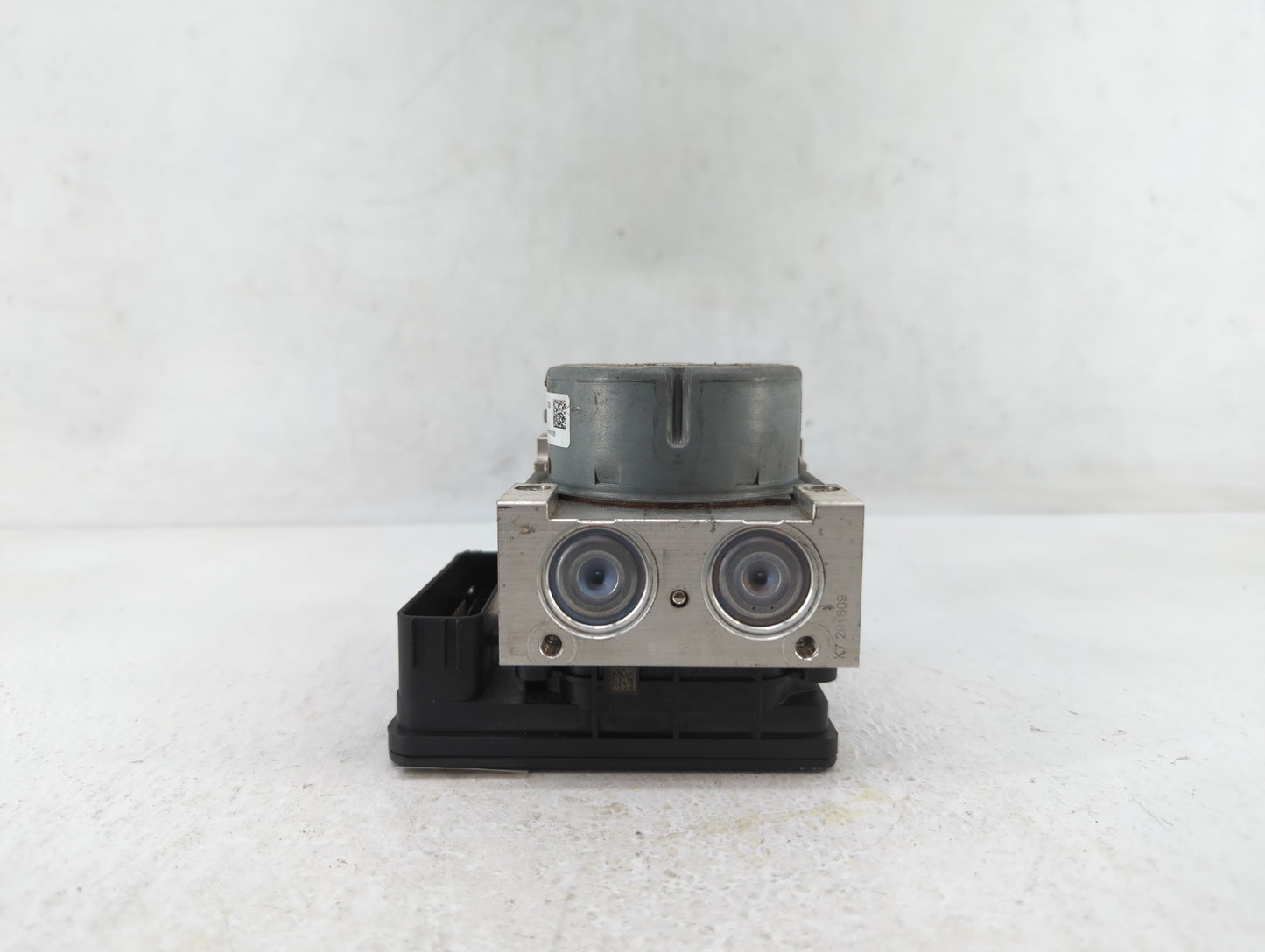 2019-2022 Ford Mustang ABS Pump Control Module Replacement P/N:KR3C-2C219-AB KR3C-2B373-AB Fits Fits 2019 2020 2021 2022 OEM