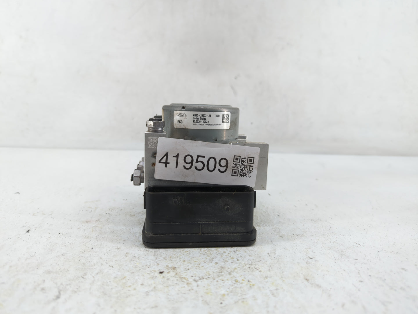 2019-2022 Ford Mustang ABS Pump Control Module Replacement P/N:KR3C-2C219-AB KR3C-2B373-AB Fits Fits 2019 2020 2021 2022 OEM