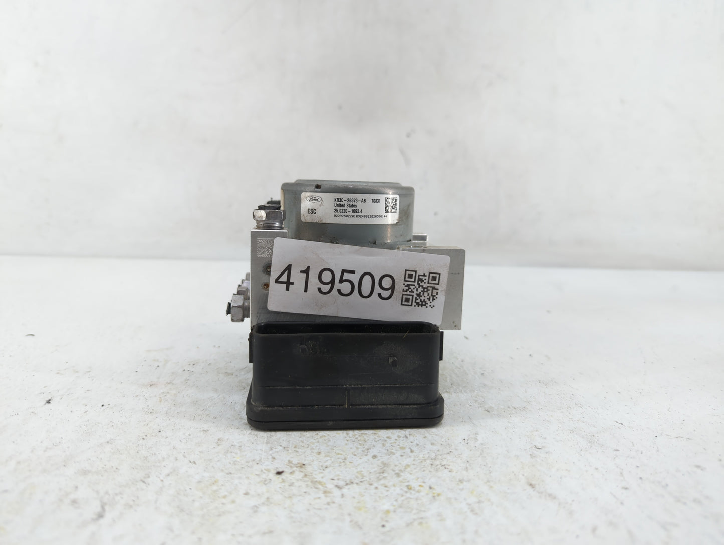 2019-2022 Ford Mustang ABS Pump Control Module Replacement P/N:KR3C-2C219-AB KR3C-2B373-AB Fits Fits 2019 2020 2021 2022 OEM