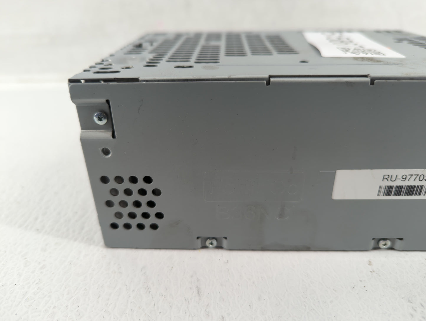 2018-2020 Ford Mustang Am Fm Cd Player Radio Receiver - Oemusedautoparts1.com