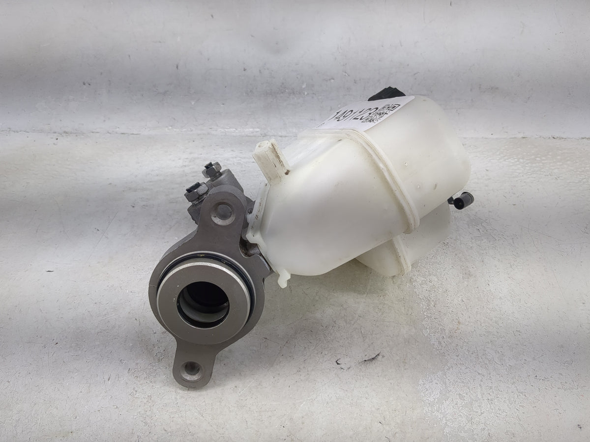 2019-2022 Ford Ranger Brake Master Cylinder 1491123 - Oemusedautoparts1.com