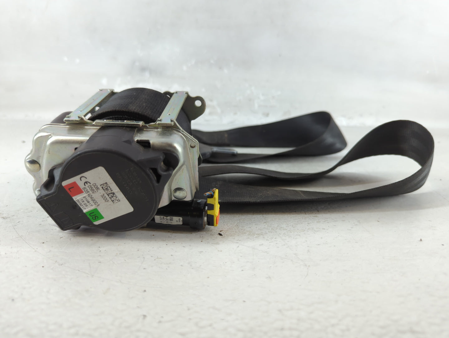 Ford Transit Drvier Front Seatbelt Retractor - Oemusedautoparts1.com