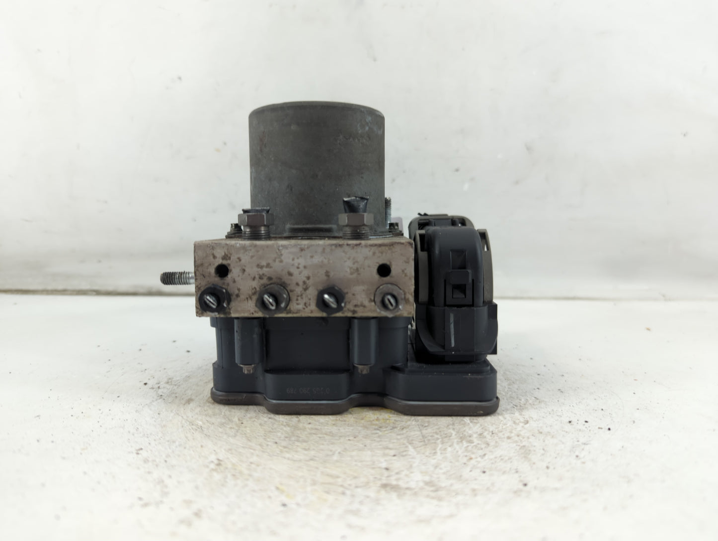 2020 Ford Transit-250 ABS Pump Control Module Replacement P/N:LK41-2B373-AH Fits OEM Used Auto Parts - Oemusedautoparts1.com