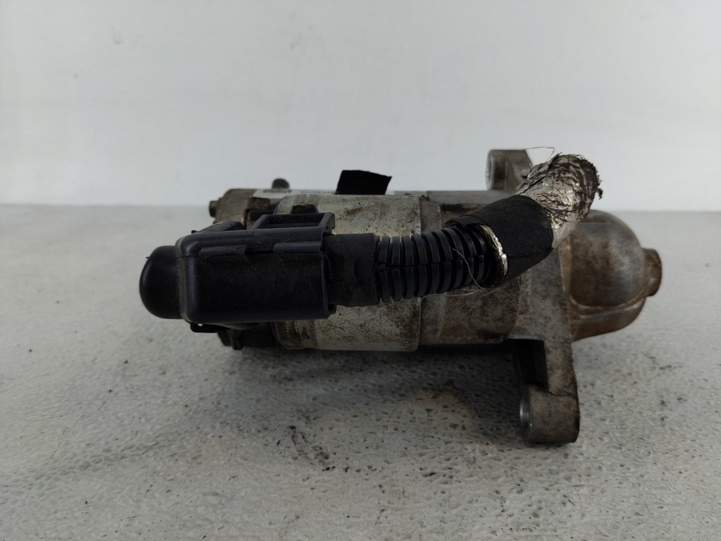 2020-2021 Ford Transit-250 Car Starter Motor Solenoid OEM P/N:LK4T-11000-BA Fits Fits 2020 2021 OEM Used Auto Parts - Oemuse