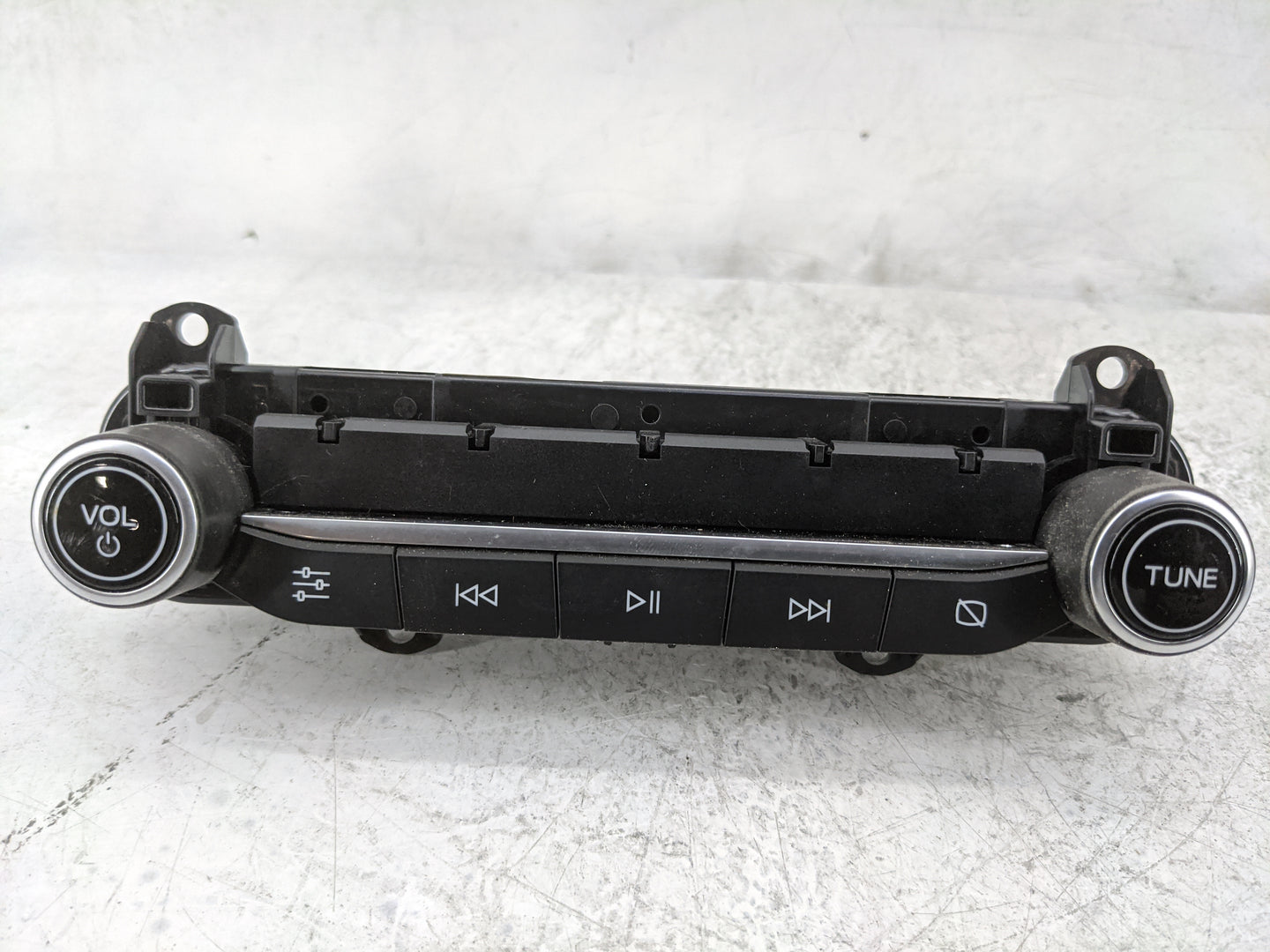 Ford Transit 150 Radio Control Panel 1478331 - Oemusedautoparts1.com