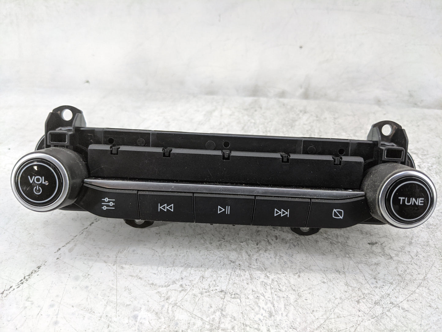 Ford Transit 150 Radio Control Panel 1478331 - Oemusedautoparts1.com
