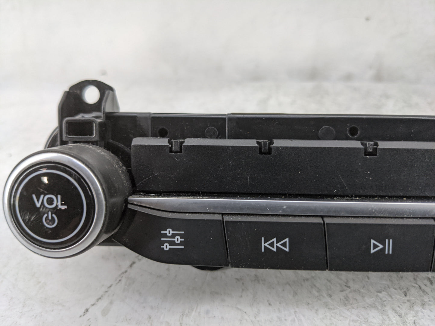 Ford Transit 150 Radio Control Panel 1478331 - Oemusedautoparts1.com