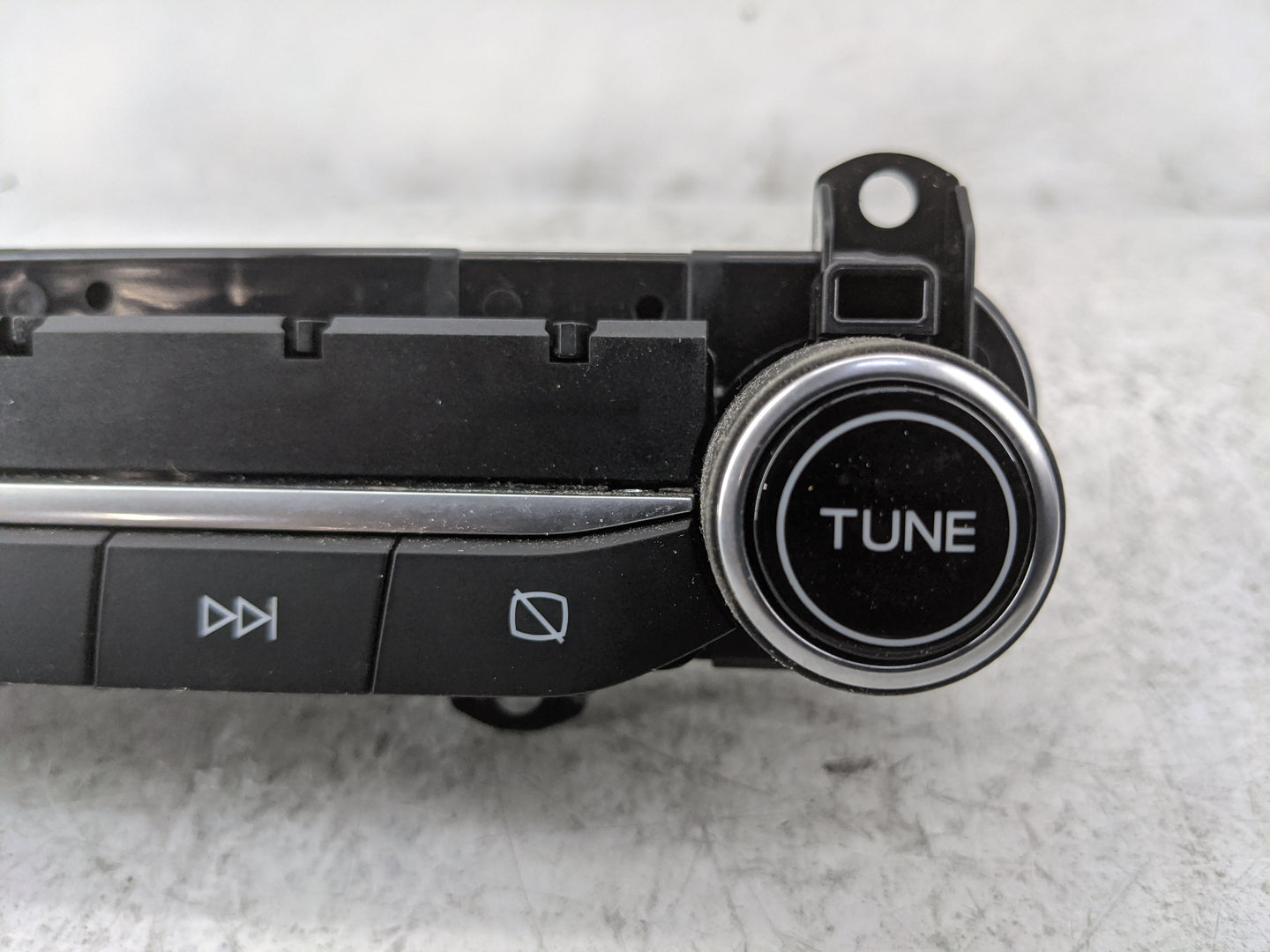 Ford Transit 150 Radio Control Panel 1478331 - Oemusedautoparts1.com
