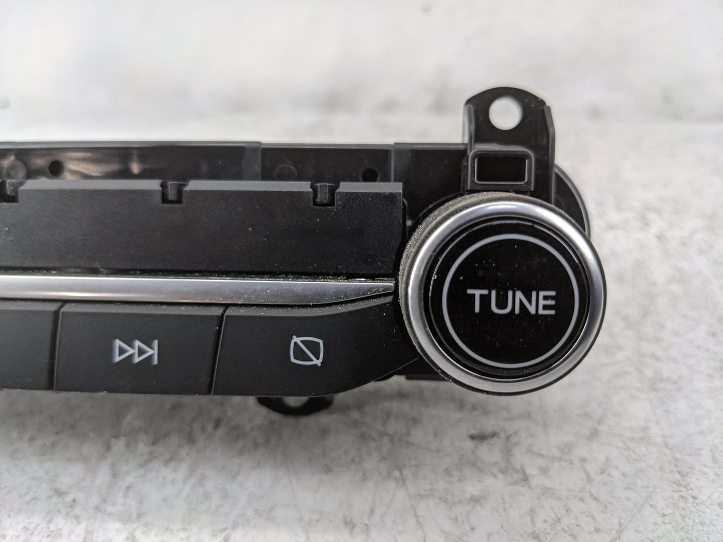 Ford Transit 150 Radio Control Panel 1478331 - Oemusedautoparts1.com