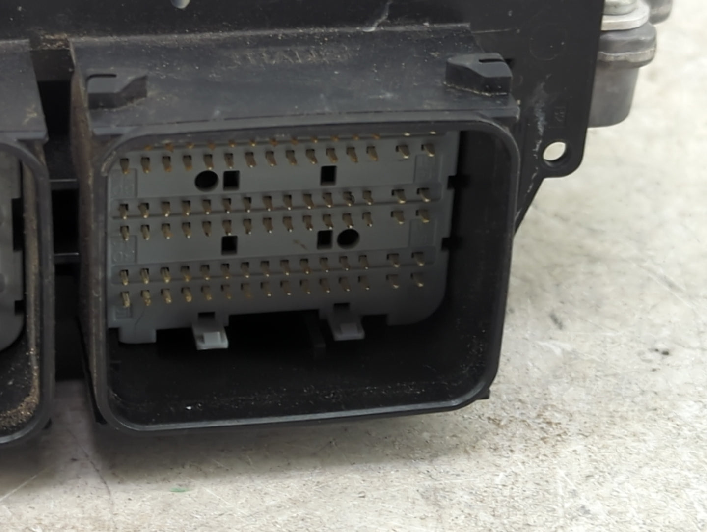 2020 Ford Transit 250 PCM Engine Control Computer ECU ECM PCU OEM P/N:JU5T-14E262-AC LK41-12A650-UA, LB5A-12B684-FA Fits Fit
