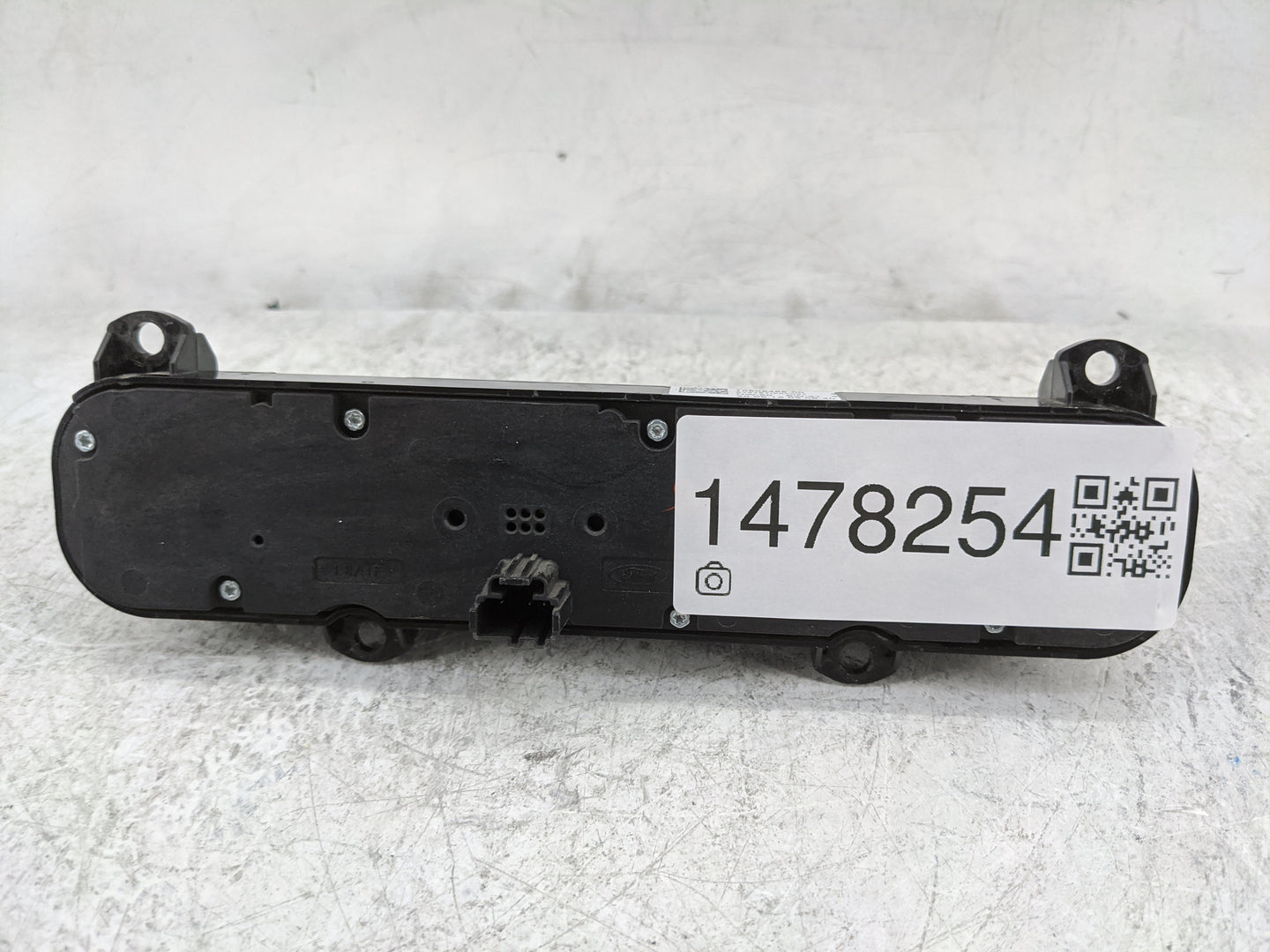 Ford Transit 250 Radio Control Panel 1478254 - Oemusedautoparts1.com
