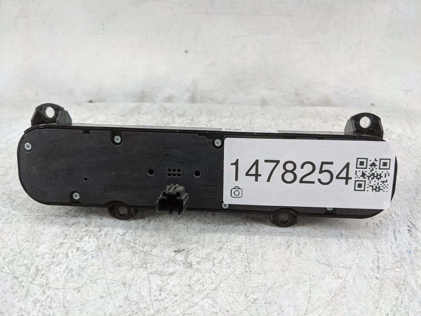 Ford Transit 250 Radio Control Panel 1478254 - Oemusedautoparts1.com