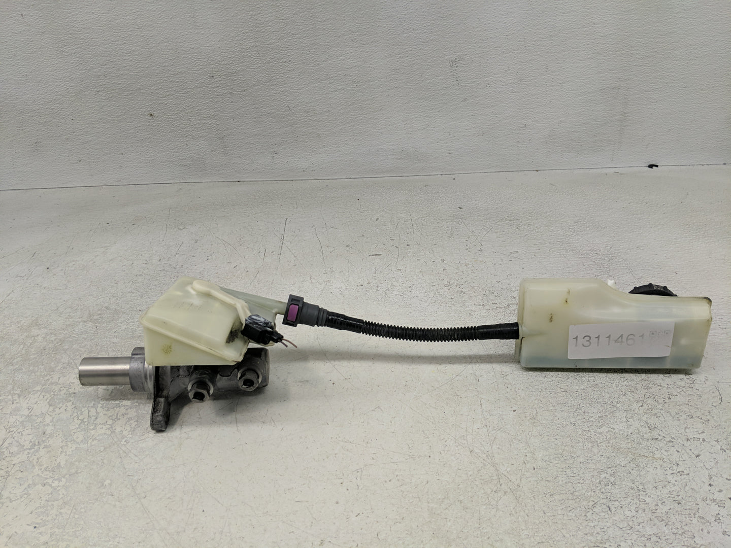 2019-2021 Ford Transit Connect Brake Master Cylinder - Oemusedautoparts1.com