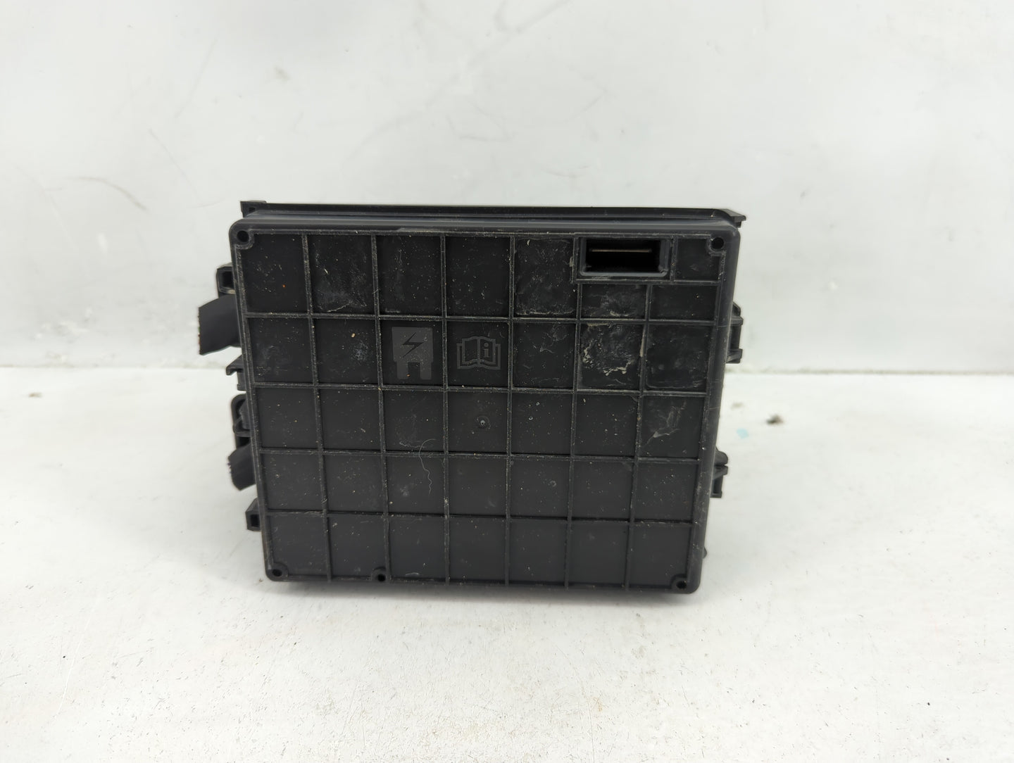 2019-2021 Ford Transit Connect Fusebox Fuse Box Panel Relay Module P/N:KT1T-14A003-AA Fits Fits 2019 2020 2021 OEM Used Auto