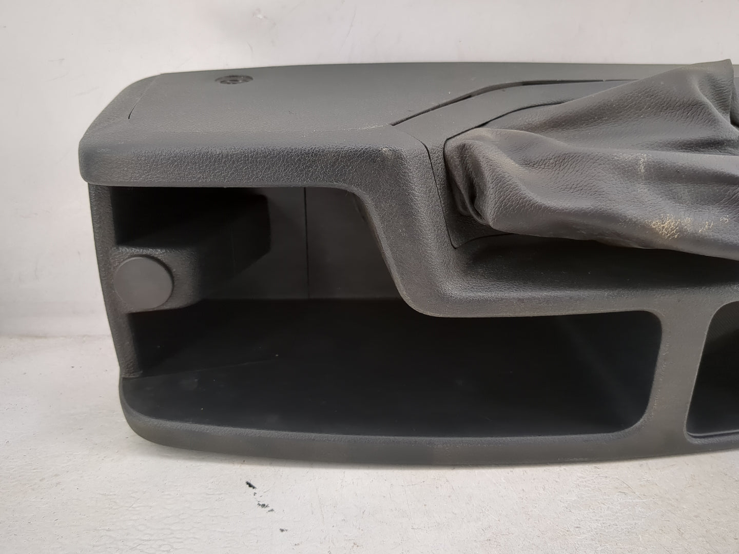 2019-2021 Ford Transit Connect Center Floor Console P/N:KT1B V045B55AH3ZHE V408 MCA Fits Fits 2019 2020 2021 OEM Used Auto P
