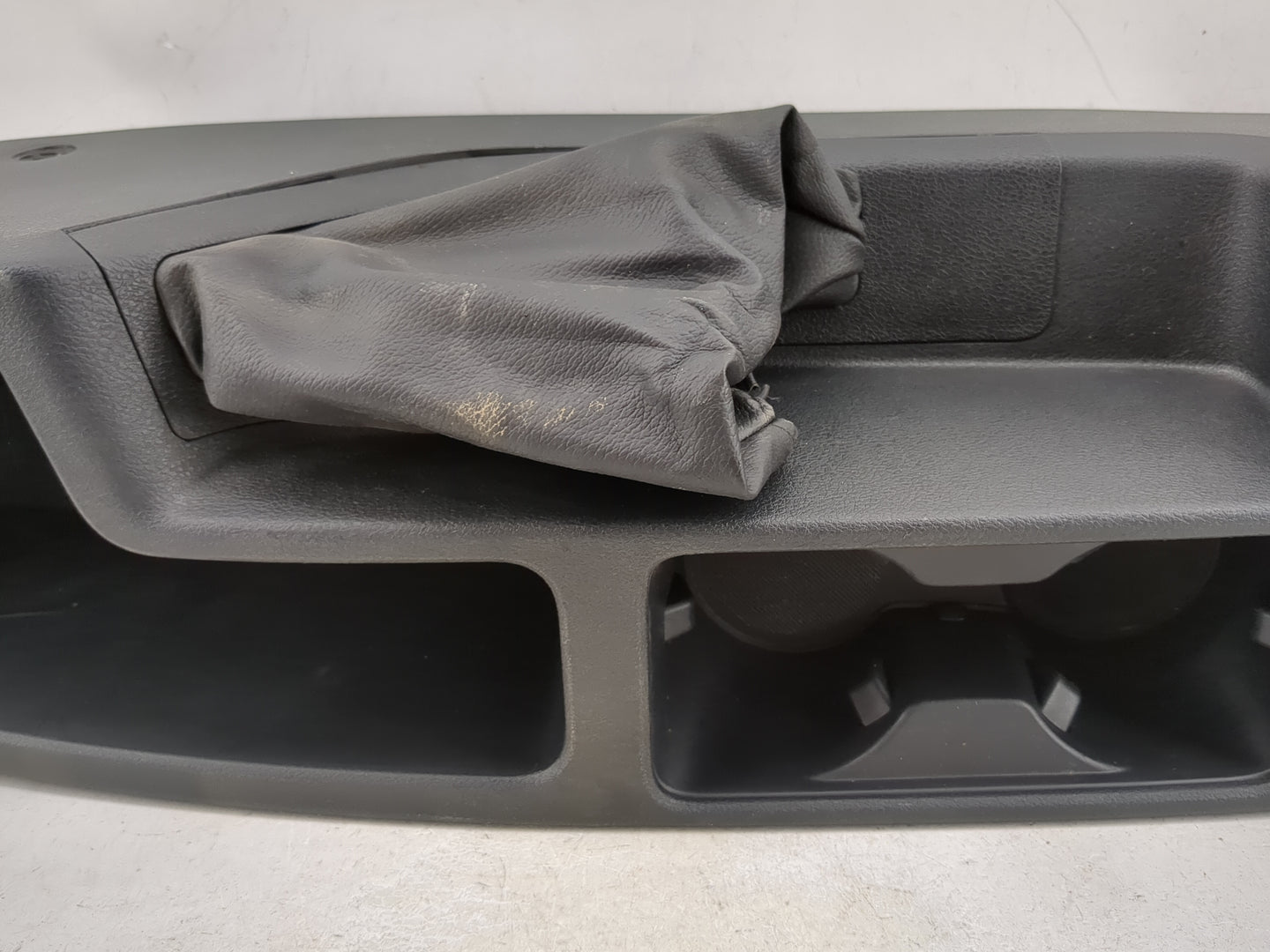 2019-2021 Ford Transit Connect Center Floor Console P/N:KT1B V045B55AH3ZHE V408 MCA Fits Fits 2019 2020 2021 OEM Used Auto P