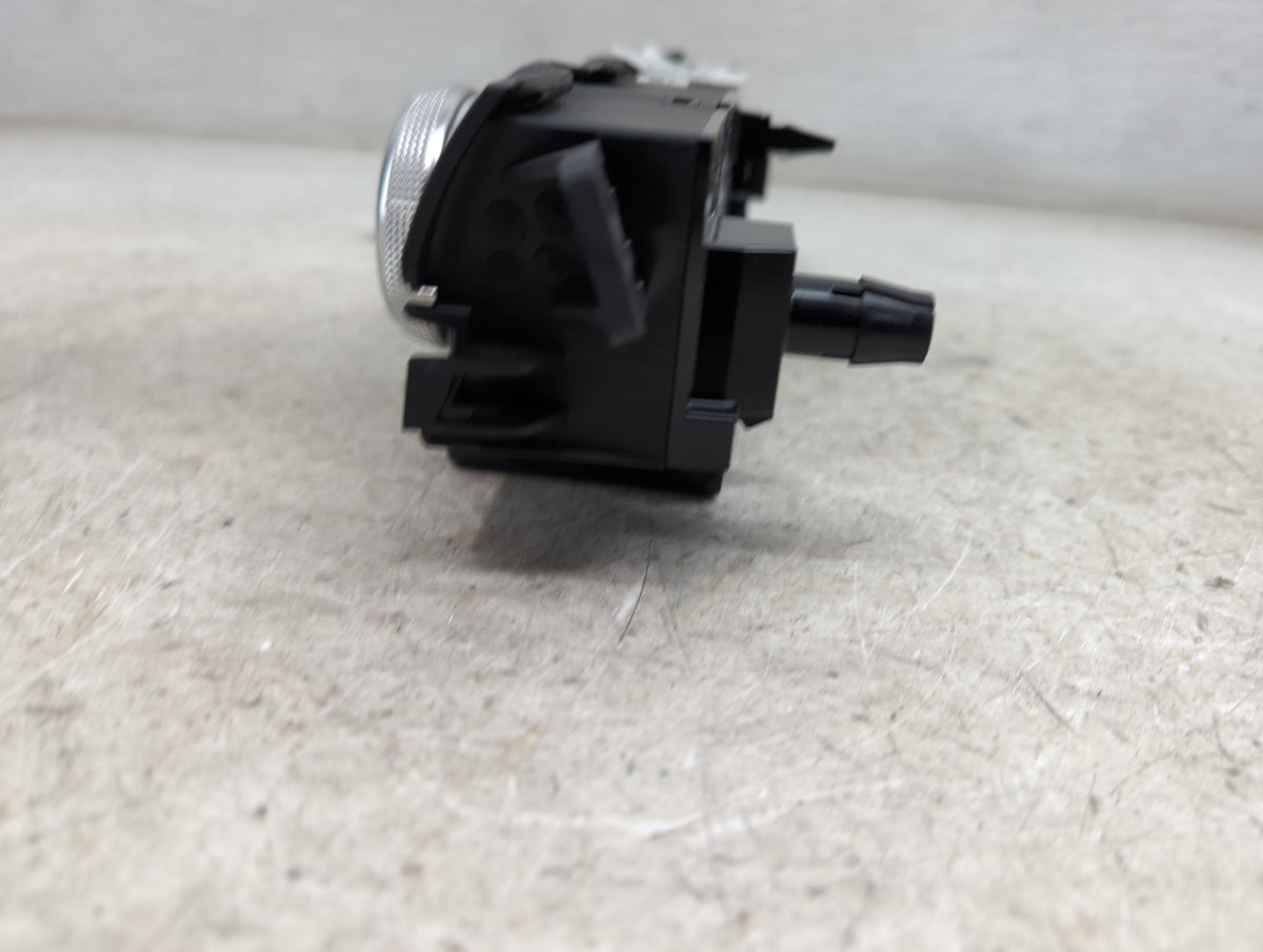 2019-2021 Genesis G70 Climate Control Module Temperature AC/Heater Replacement P/N:T2G11048K11A0060 97250-G9000 Fits OEM Use