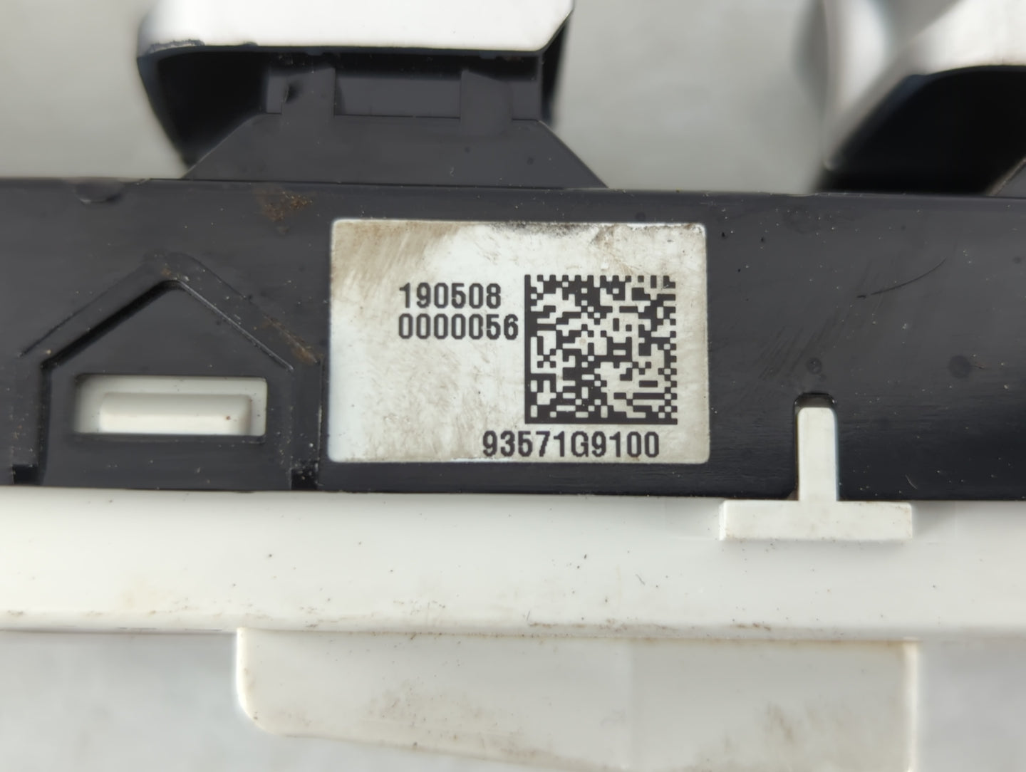 2019-2021 Genesis G70 Master Power Window Switch Replacement Driver Side Left P/N:93571G9100 190508 Fits Fits 2019 2020 2021