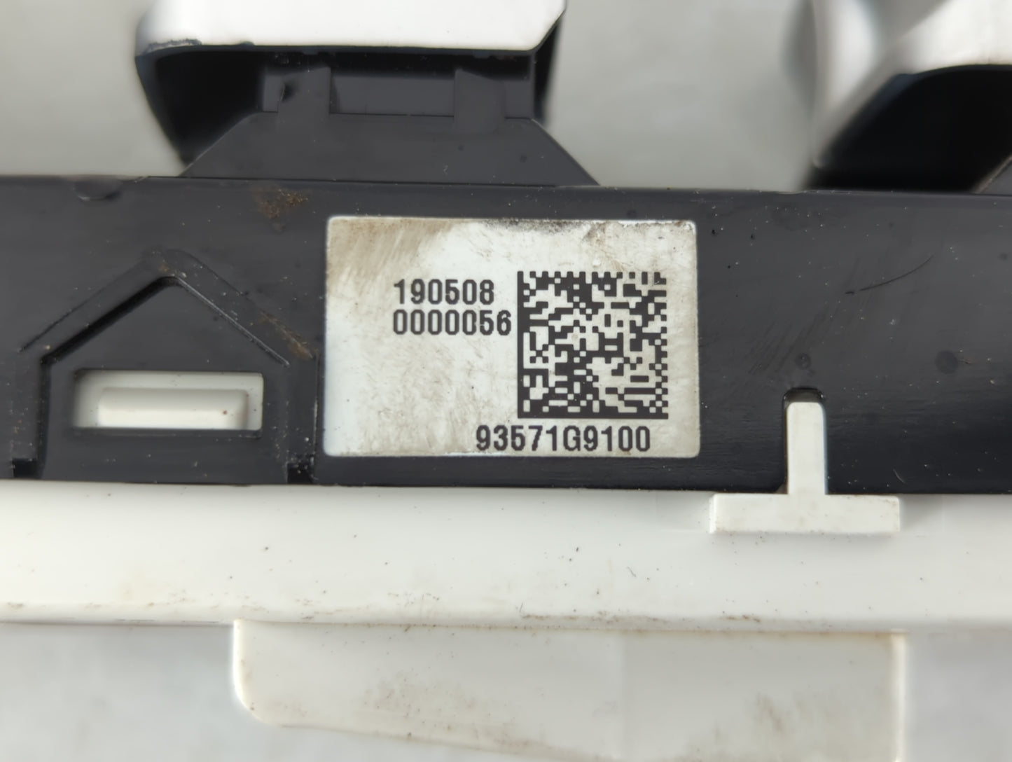 2019-2021 Genesis G70 Master Power Window Switch Replacement Driver Side Left P/N:93571G9100 190508 Fits Fits 2019 2020 2021