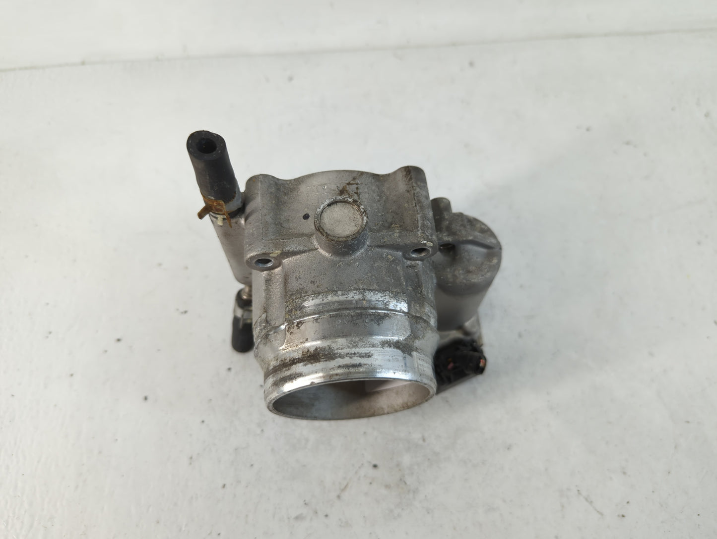 2019-2021 Genesis G70 Throttle Body P/N:35100-2C900 Fits Fits 2019 2020 2021 OEM Used Auto Parts - Oemusedautoparts1.com