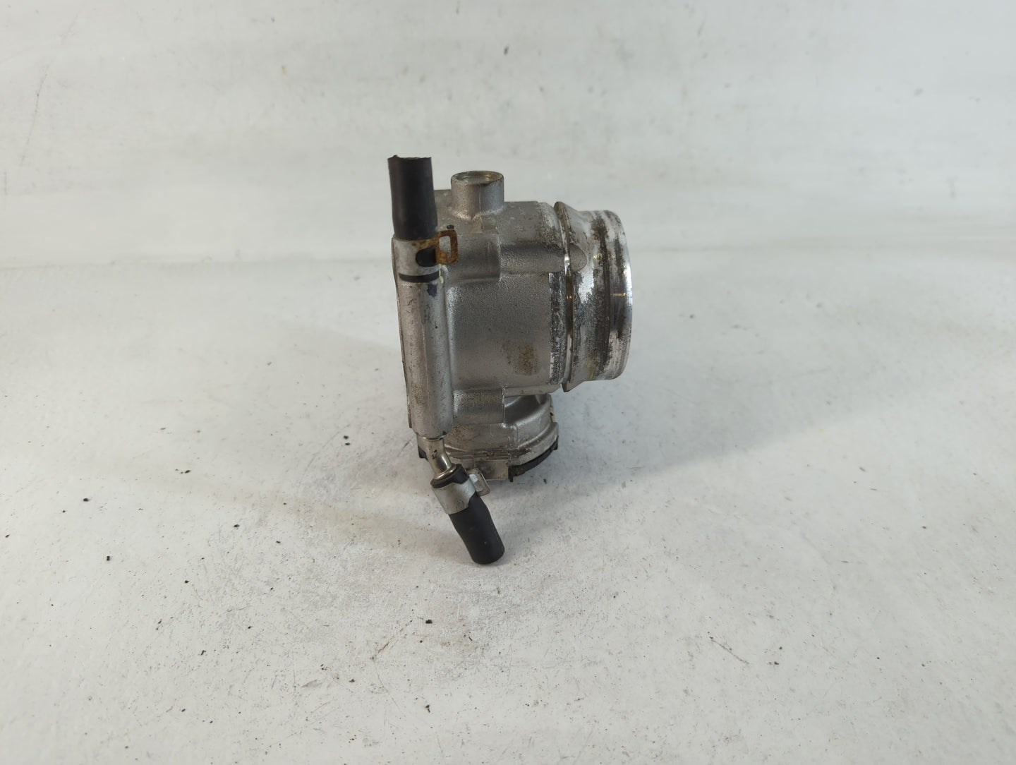 2019-2021 Genesis G70 Throttle Body P/N:35100-2C900 Fits Fits 2019 2020 2021 OEM Used Auto Parts - Oemusedautoparts1.com