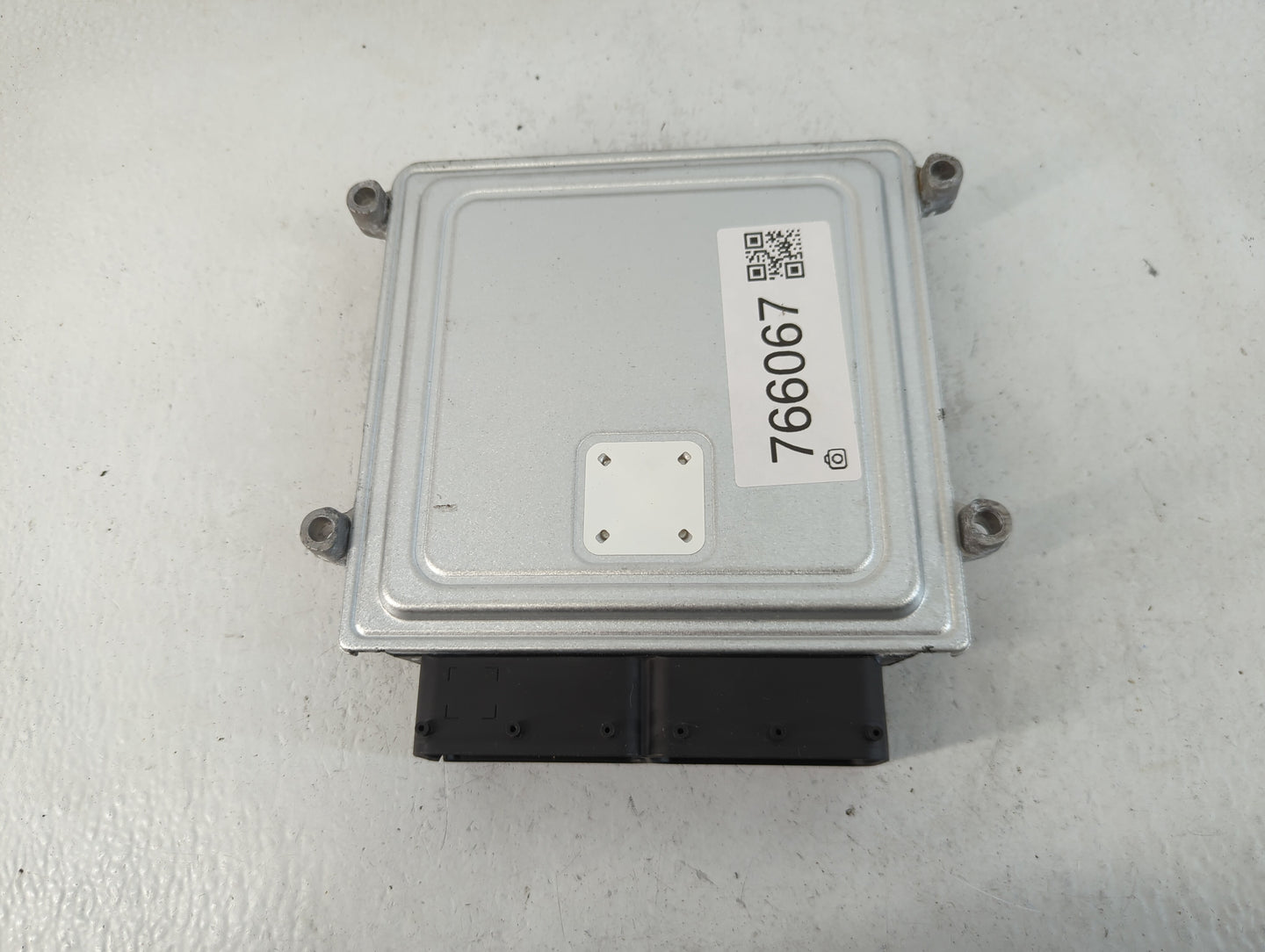 2019-2020 Genesis G80 PCM Engine Control Computer ECU ECM PCU OEM P/N:39102-3LDN2 Fits Fits 2019 2020 OEM Used Auto Parts - 