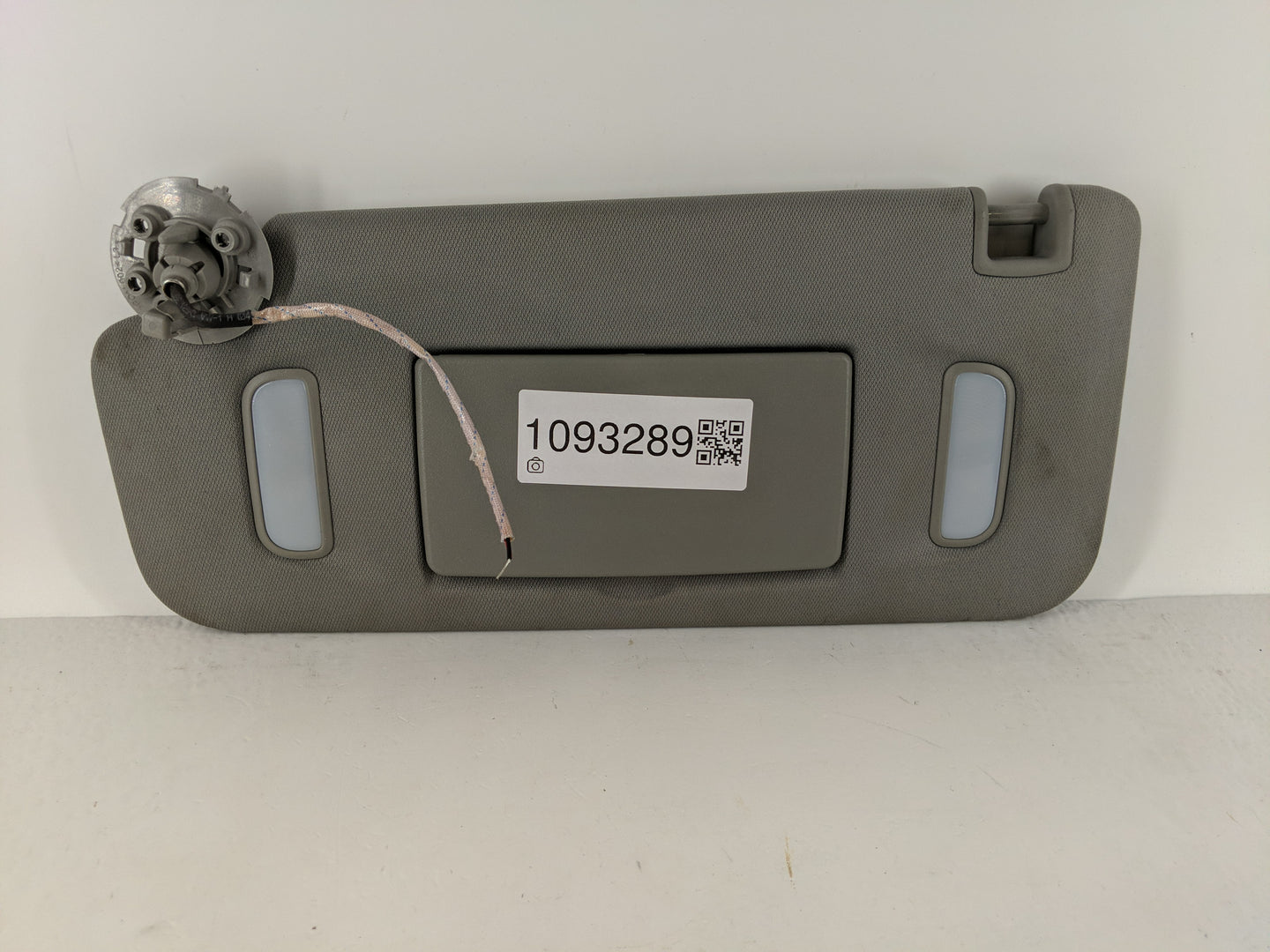 2020-2022 Gmc Acadia Sun Visor Shade Replacement Driver Left Mirror Fits Fits 2020 2021 2022 OEM Used Auto Parts - Oemusedau
