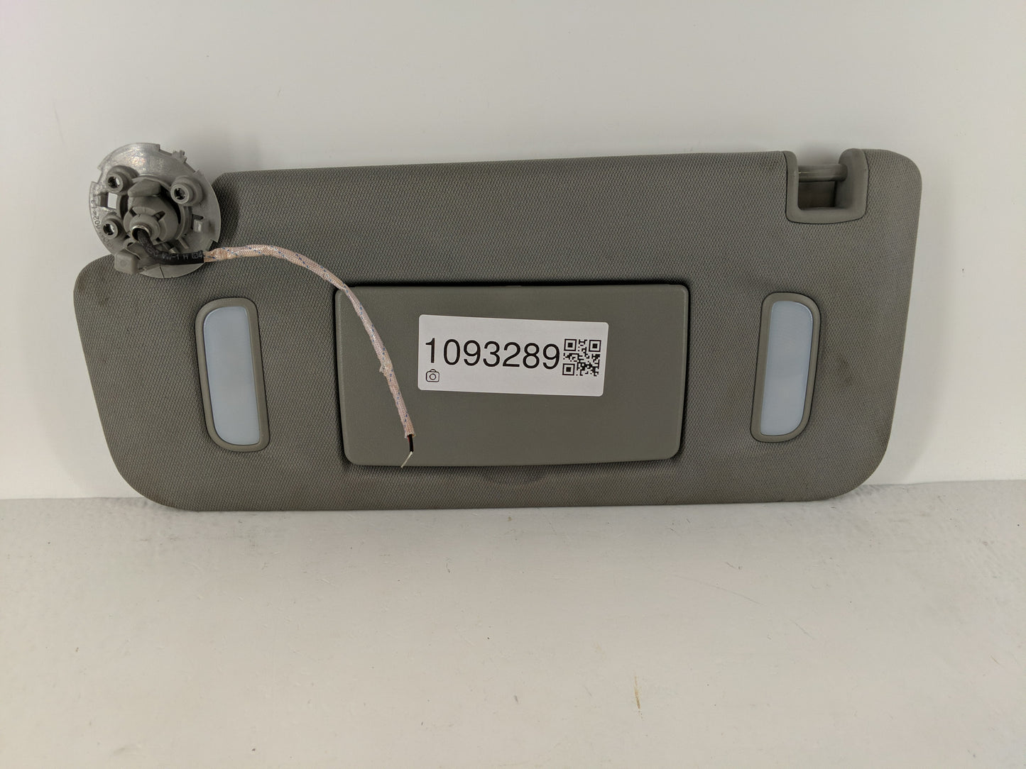 2020-2022 Gmc Acadia Sun Visor Shade Replacement Driver Left Mirror Fits Fits 2020 2021 2022 OEM Used Auto Parts - Oemusedau