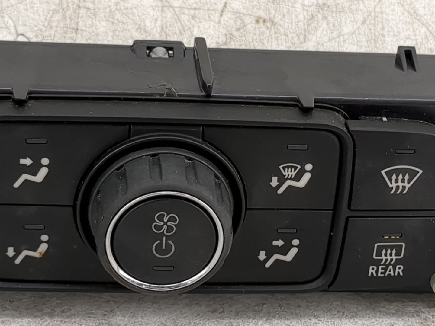 2017-2022 Gmc Acadia Climate Control Module Temperature AC/Heater Replacement P/N:84246526 Fits Fits 2017 2018 2019 2020 202