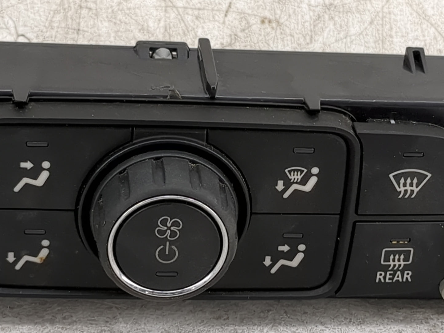 2017-2022 Gmc Acadia Climate Control Module Temperature AC/Heater Replacement P/N:84246526 Fits Fits 2017 2018 2019 2020 202