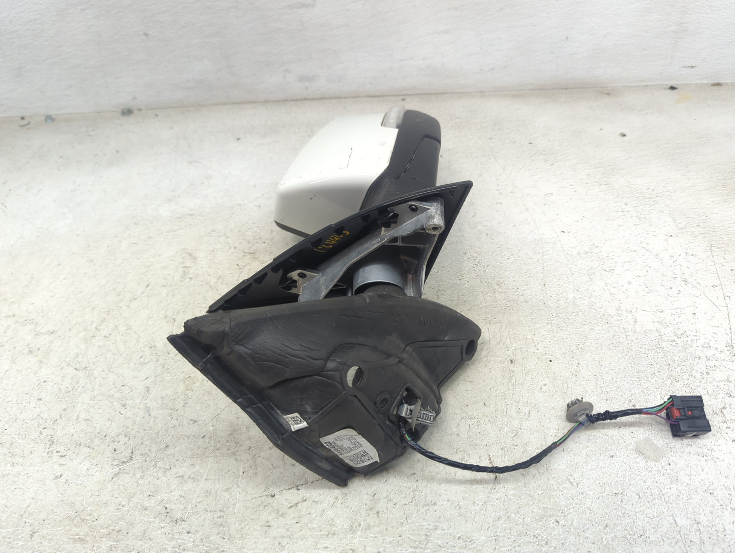 2020-2022 Gmc Acadia Driver Side View Mirror - Left Door Mirror OEM Used - Oemusedautoparts1.com
