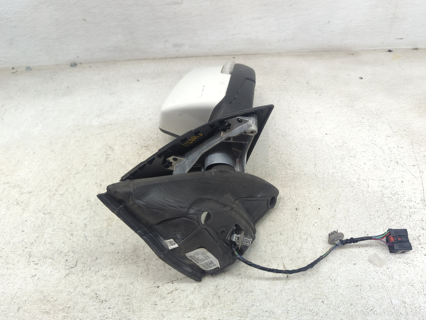 2020-2022 Gmc Acadia Driver Side View Mirror - Left Door Mirror OEM Used - Oemusedautoparts1.com
