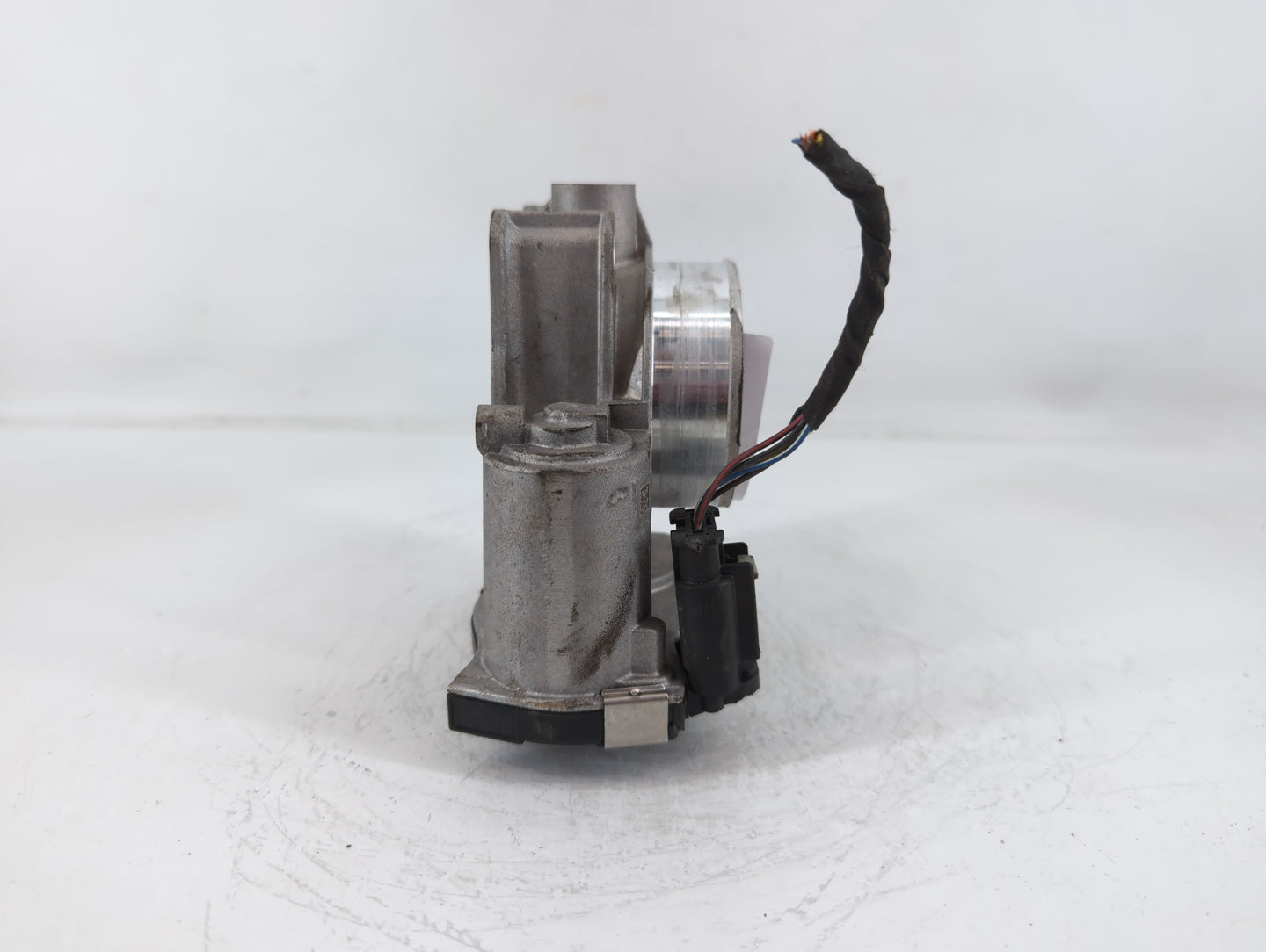 2017-2021 Gmc Acadia Throttle Body P/N:12670839AA Fits Fits 2016 2017 2018 2019 2020 2021 2022 OEM Used Auto Parts - Oemused