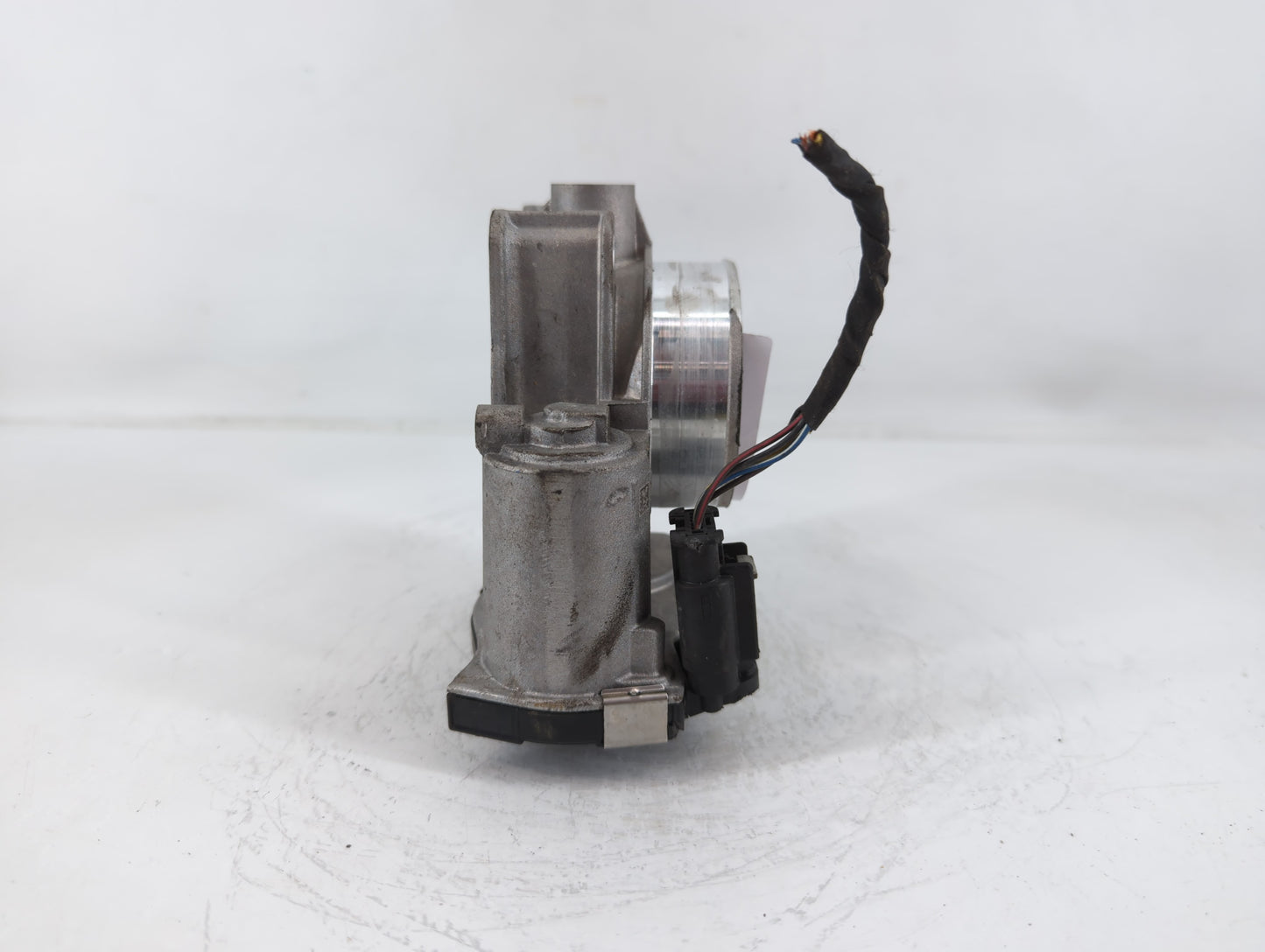2017-2021 Gmc Acadia Throttle Body P/N:12670839AA Fits Fits 2016 2017 2018 2019 2020 2021 2022 OEM Used Auto Parts - Oemused