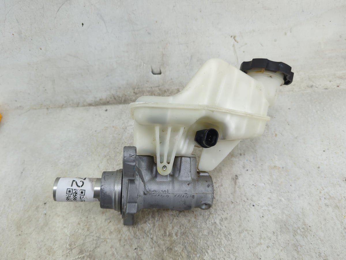 2015-2022 Gmc Canyon Brake Master Cylinder - Oemusedautoparts1.com