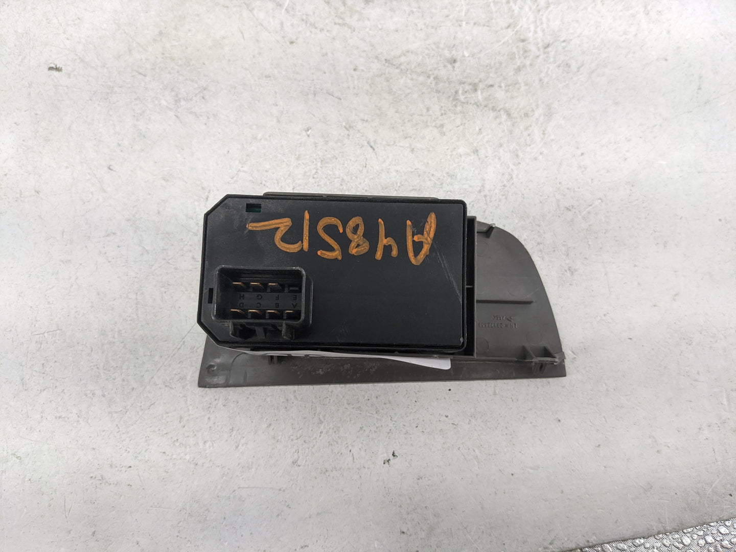 2008-2019 Gmc Savana 2500 Master Power Window Switch Replacement Driver Side Left Fits OEM Used Auto Parts - Oemusedautopart
