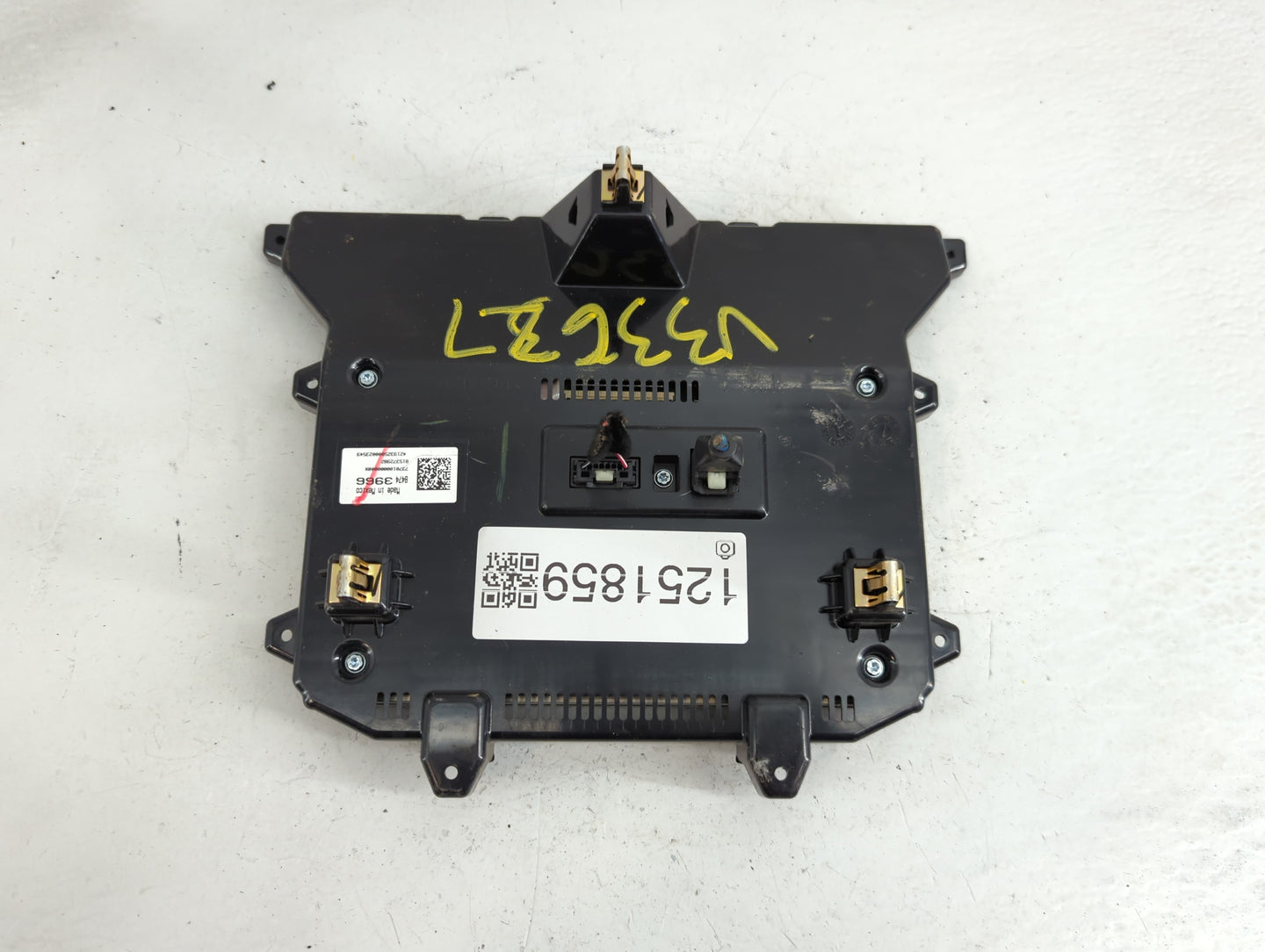 2020 Gmc Sierra 1500 Radio AM FM Cd Player Receiver Replacement P/N:84743966 Fits OEM Used Auto Parts - Oemusedautoparts1.co