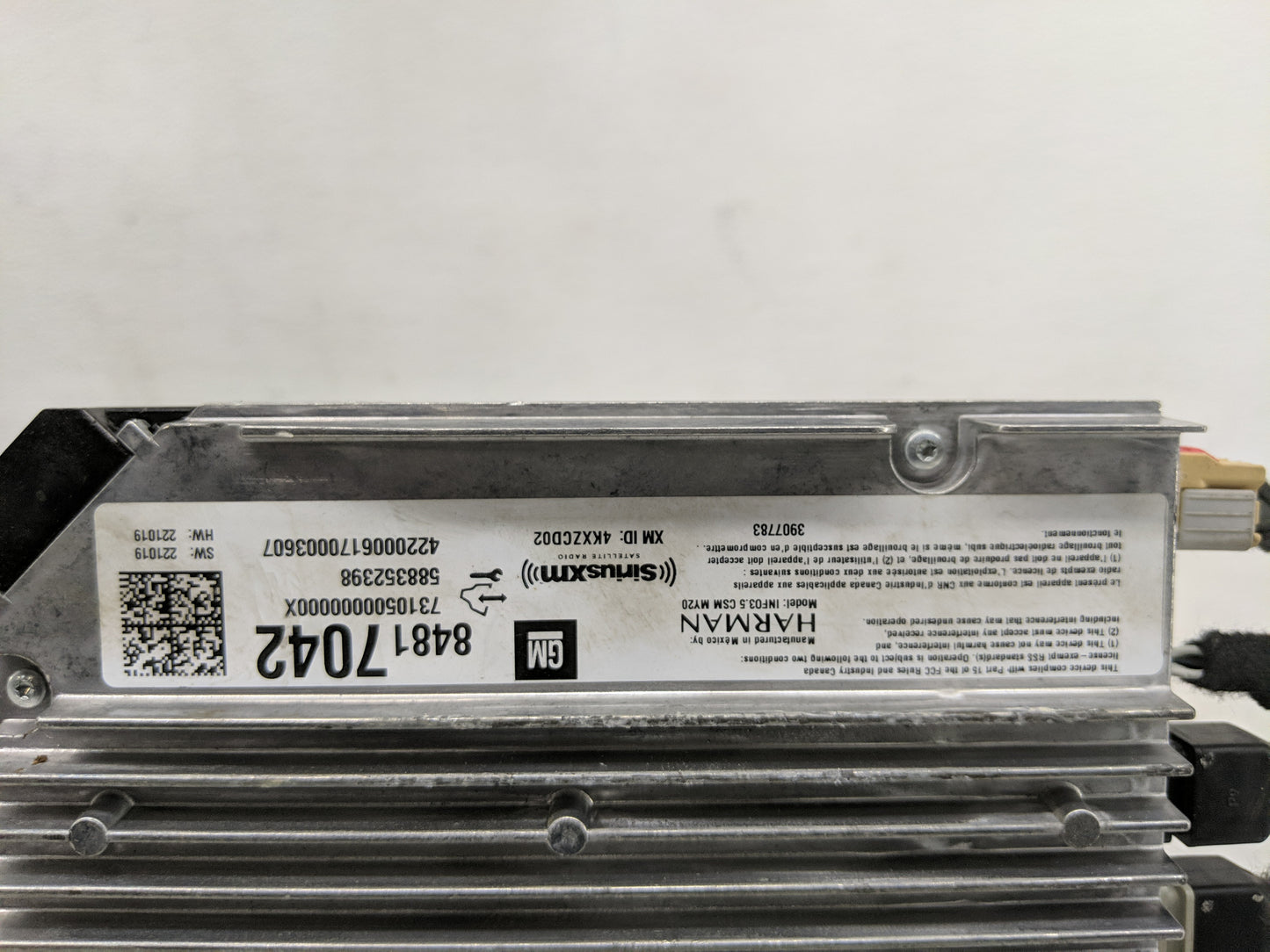 2019-2022 Gmc Sierra 1500 Radio AM FM Cd Player Receiver Replacement P/N:84817042 Fits Fits 2019 2020 2021 2022 OEM Used Aut