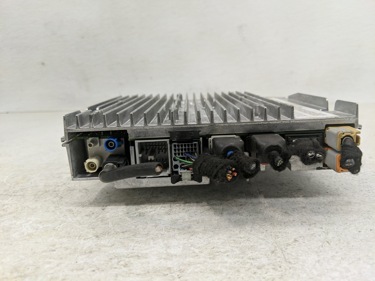 2019-2022 Gmc Sierra 1500 Radio AM FM Cd Player Receiver Replacement P/N:84817042 Fits Fits 2019 2020 2021 2022 OEM Used Aut